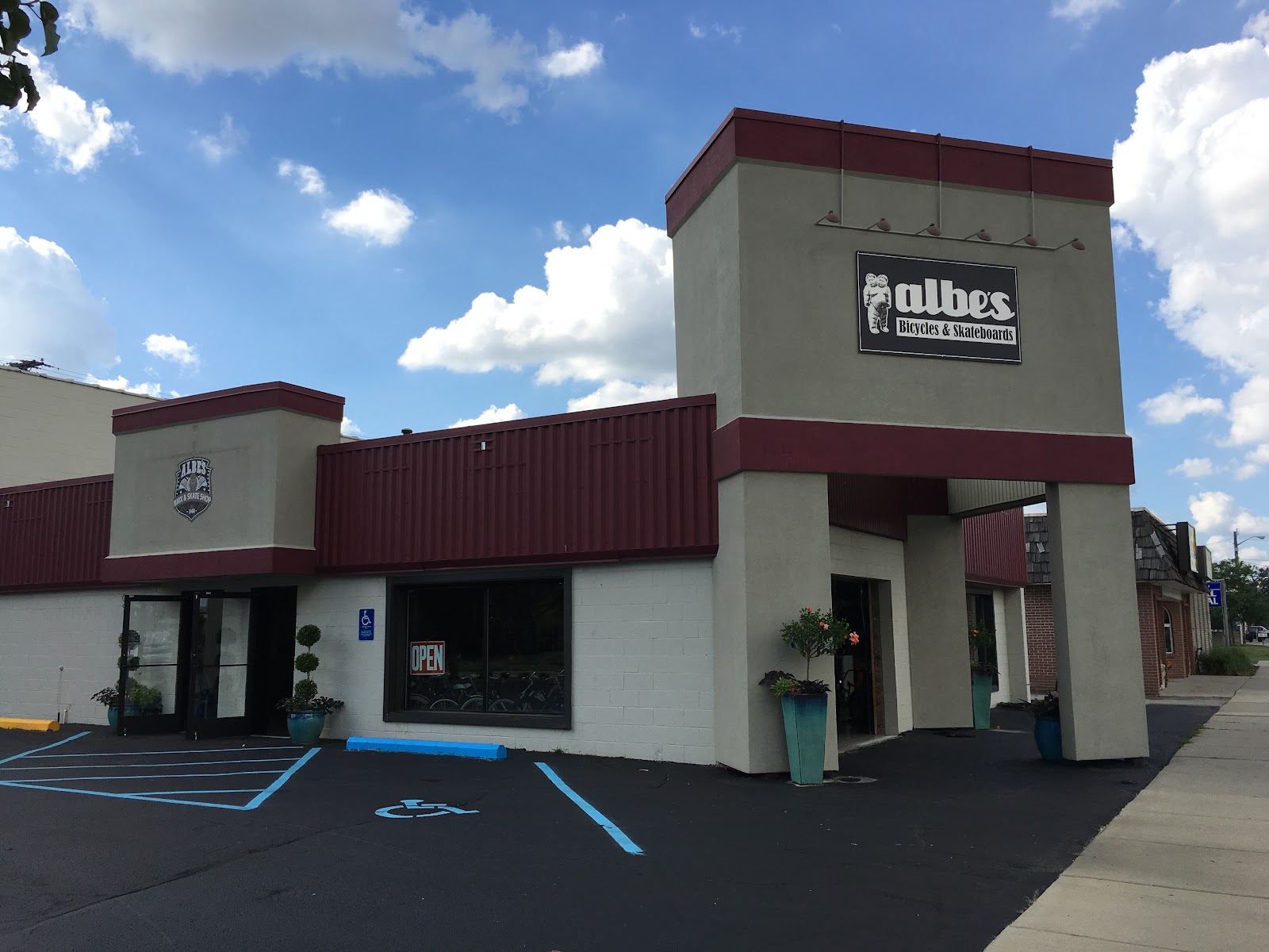 Albe's BMX Bike & Skateboard Shop — photo