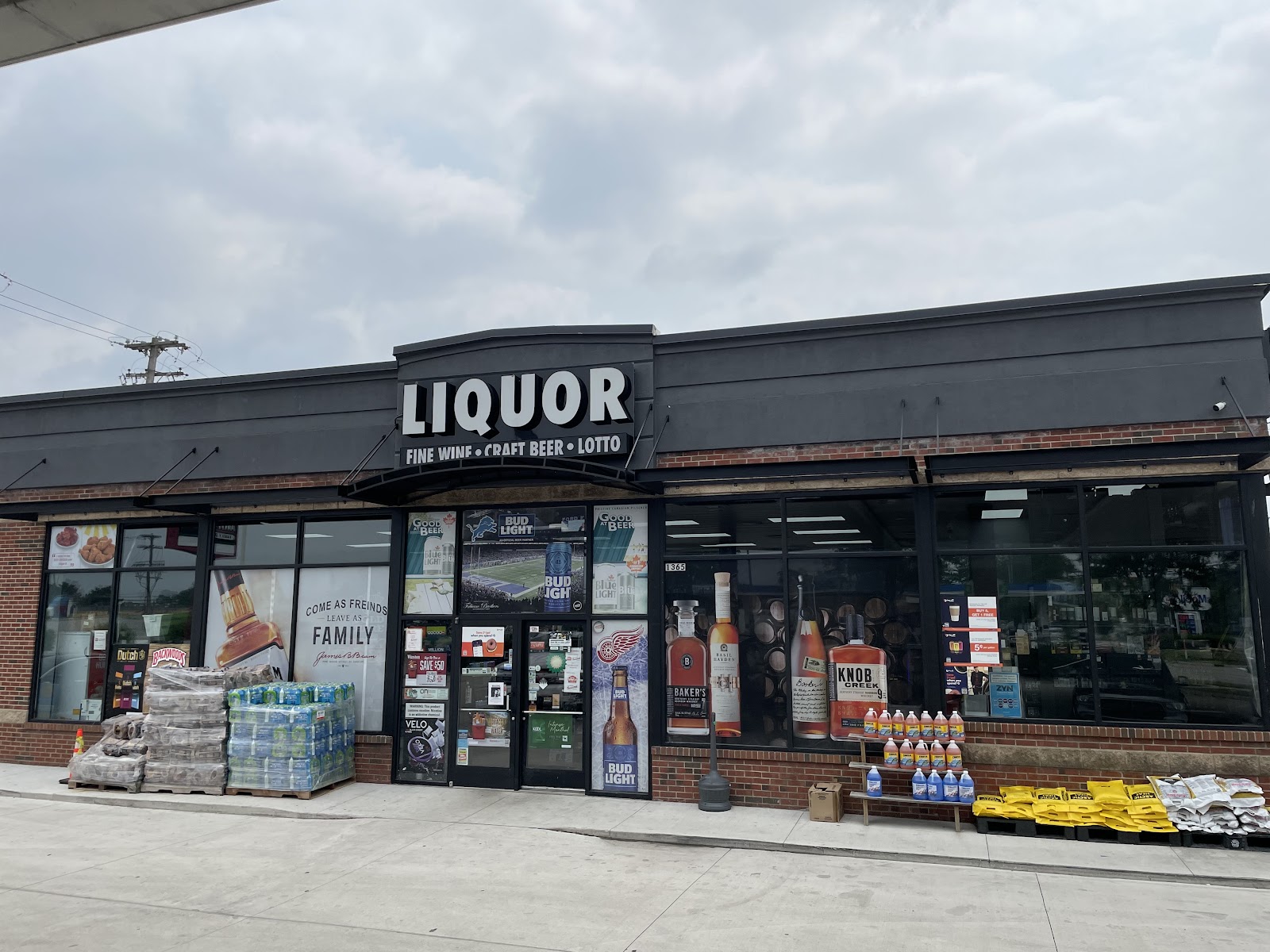 Clawson Gas Station-BP — photo