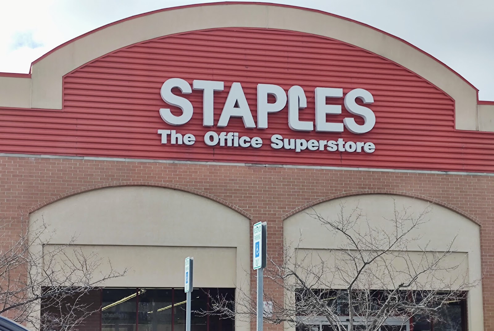 Staples — photo